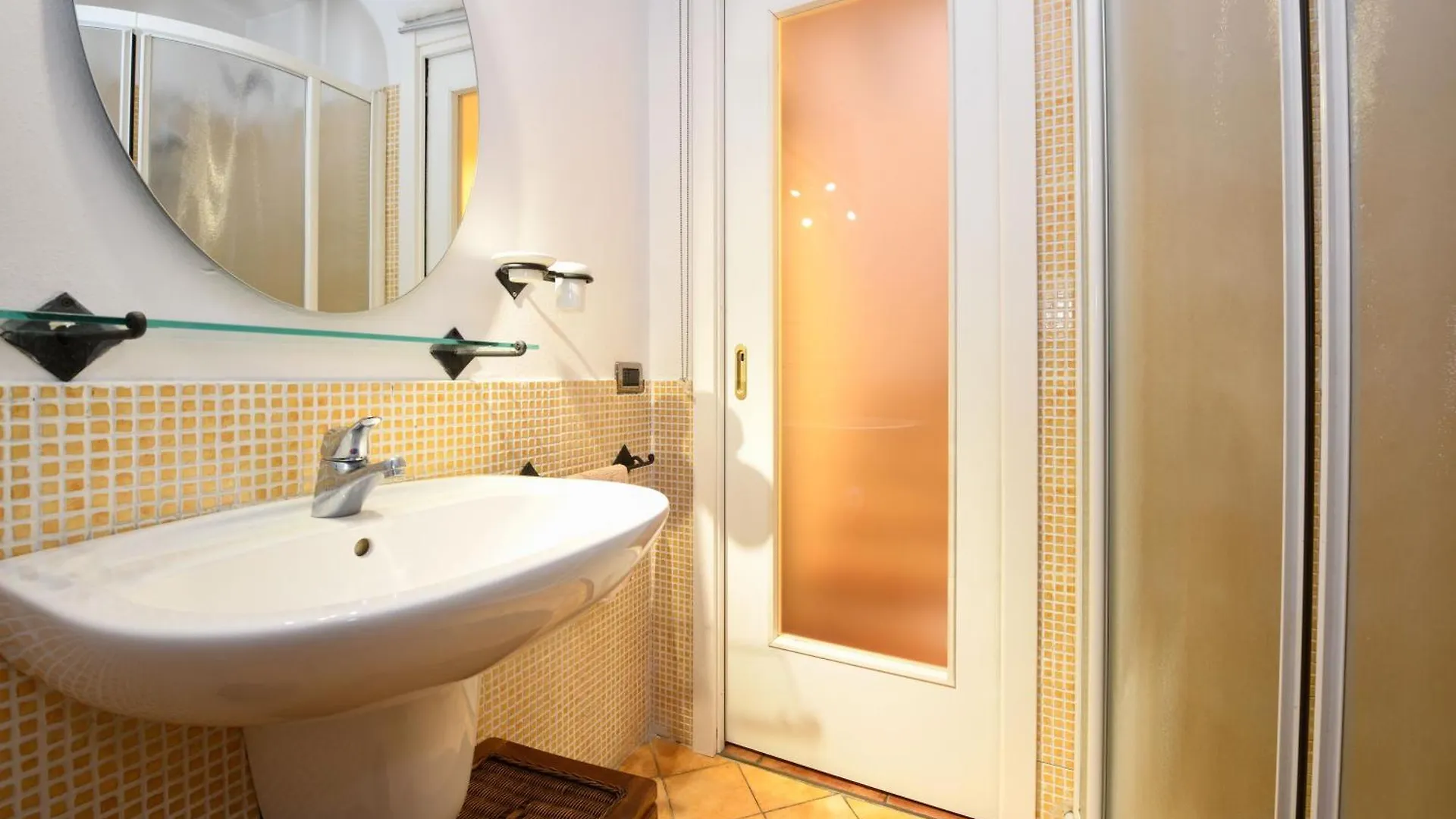 Apartment Appartamento Porticciolo Gargnano Italy